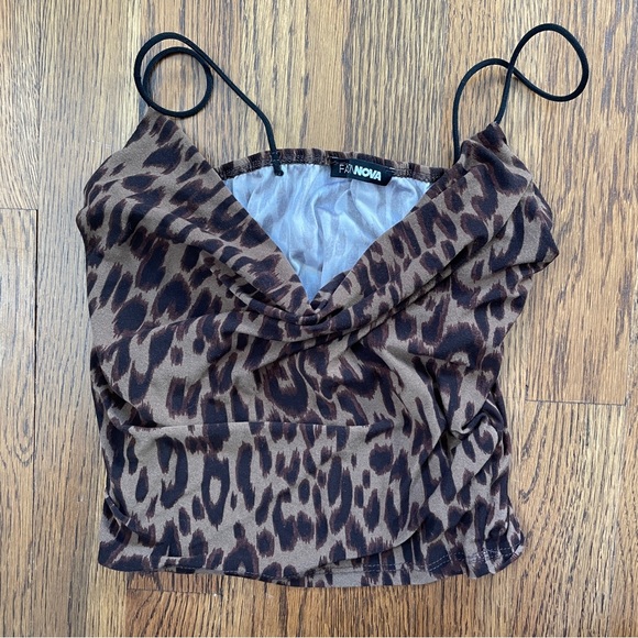 BUNDLE of 5 crop tops, size small - Picture 6 of 11